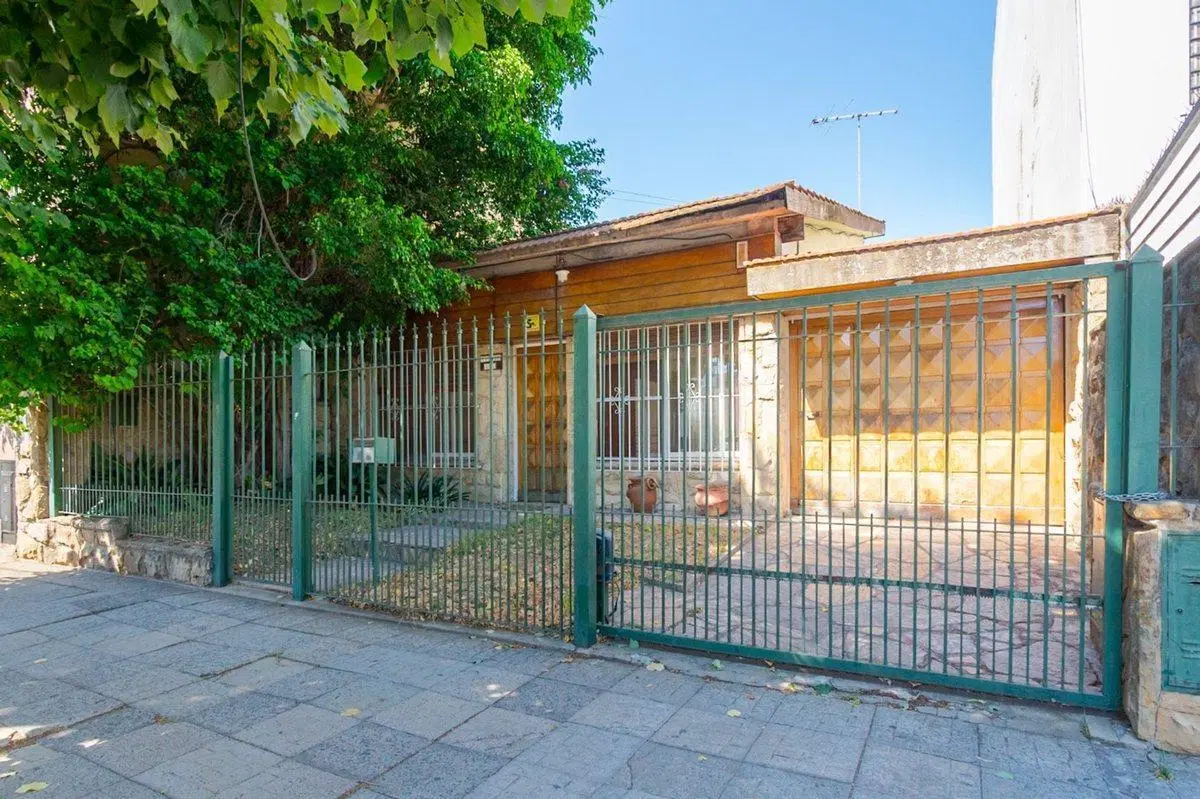 VENTA CASA 3 AMBIENTES MORON 2