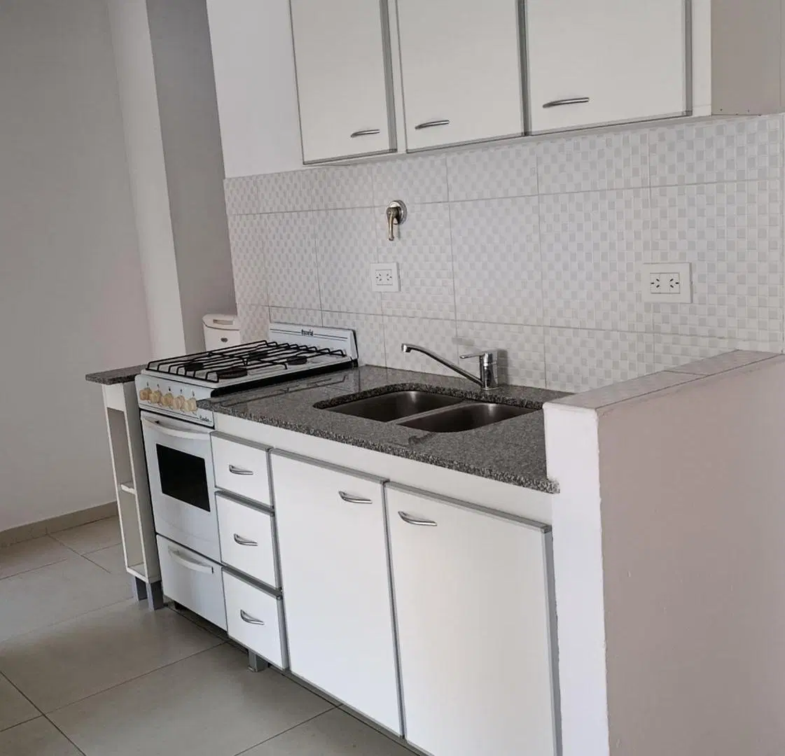 Alquiler Departamento 2 Ambientes en Moron 4