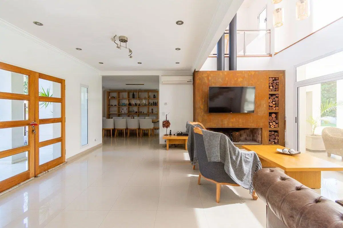 Venta casa cinco ambientes El Casco de Leloir 3