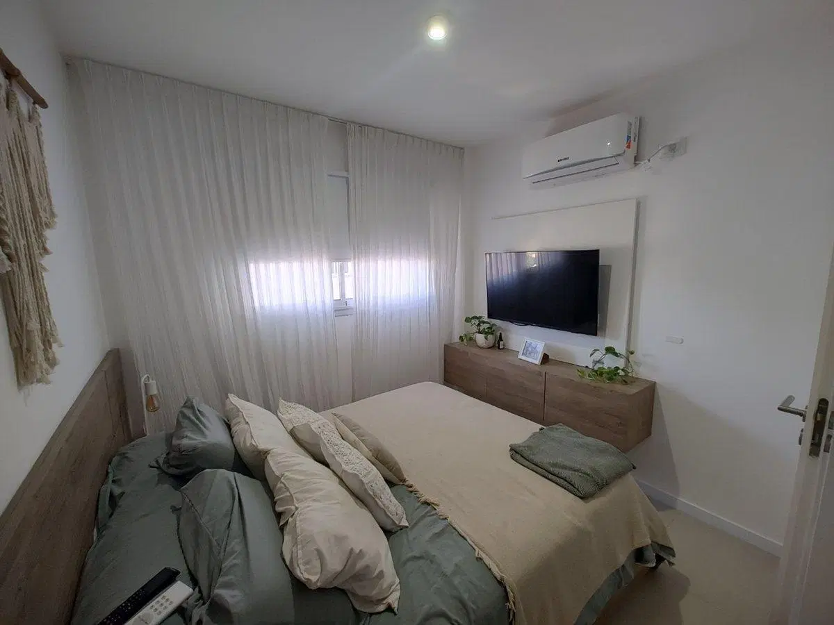VENTA DEPARTAMENTO 3 AMBIENTES, CASEROS CENTRO! 4
