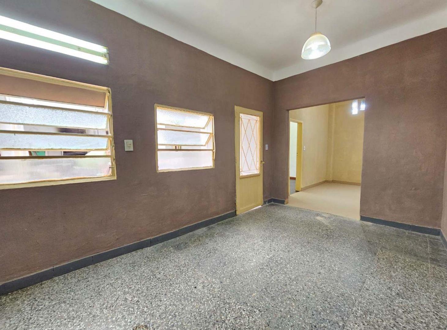 VENTA CASA MULITFAMILIAR 20M ESTACIÓN MORON 3 UF