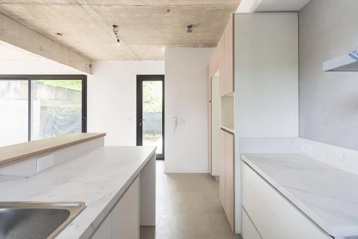 VENTA CASA TRES AMBIENTES PARQUE LELOIR A ESTRENAR 3