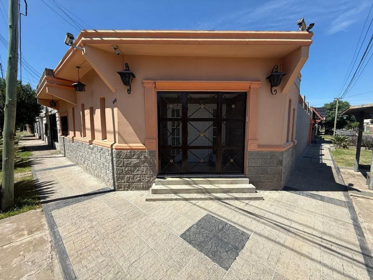 VENTA CASA 3 AMBIENTES EN MORON 2