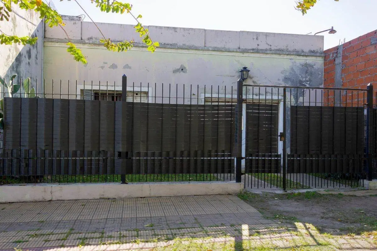 VENTA CASA 5 AMBIENTES EN MORON 2