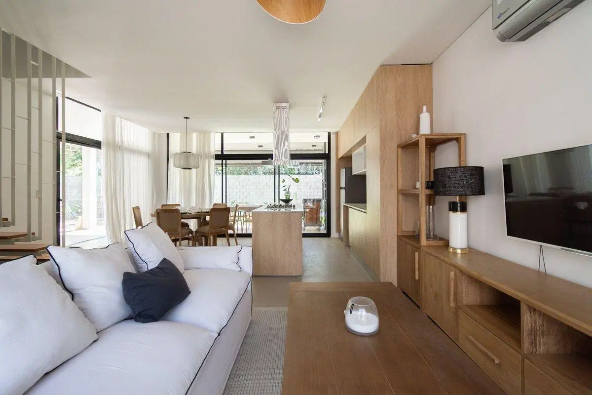 VENTA CASA 4 AMBIENTES PARQUE LELOIR COCHERA 3