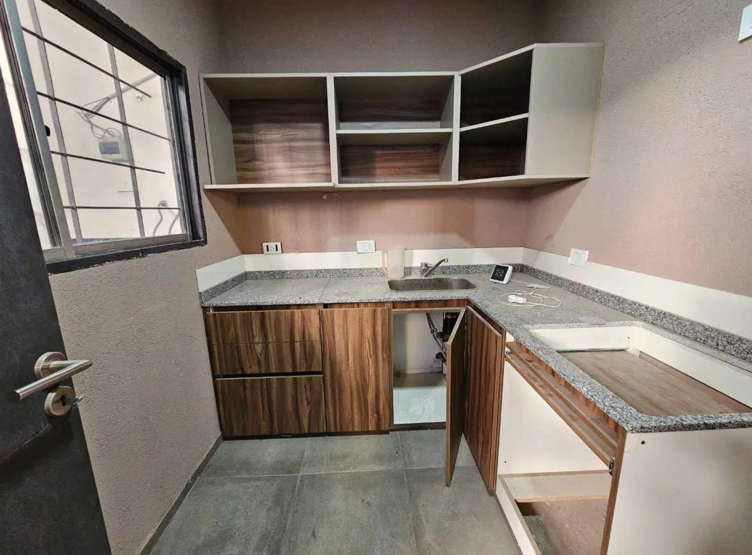 ALQUILER GALPON DEPOSITO 630m2 TOT  MORON CENTRO 2