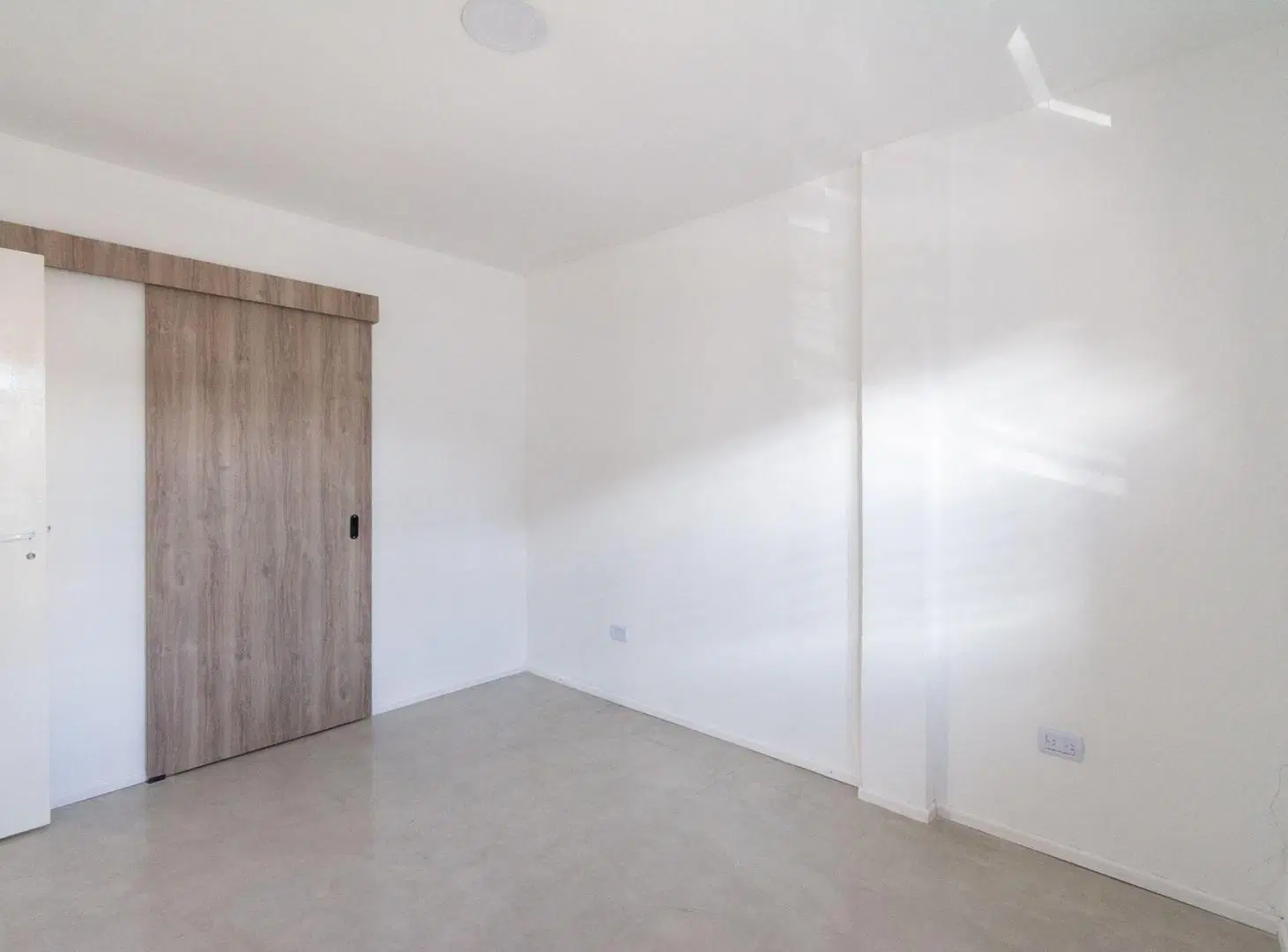 VENTA DPTO PH 2 AMB PATIO VESTIDOR ITUZAINGO CUOTA 4