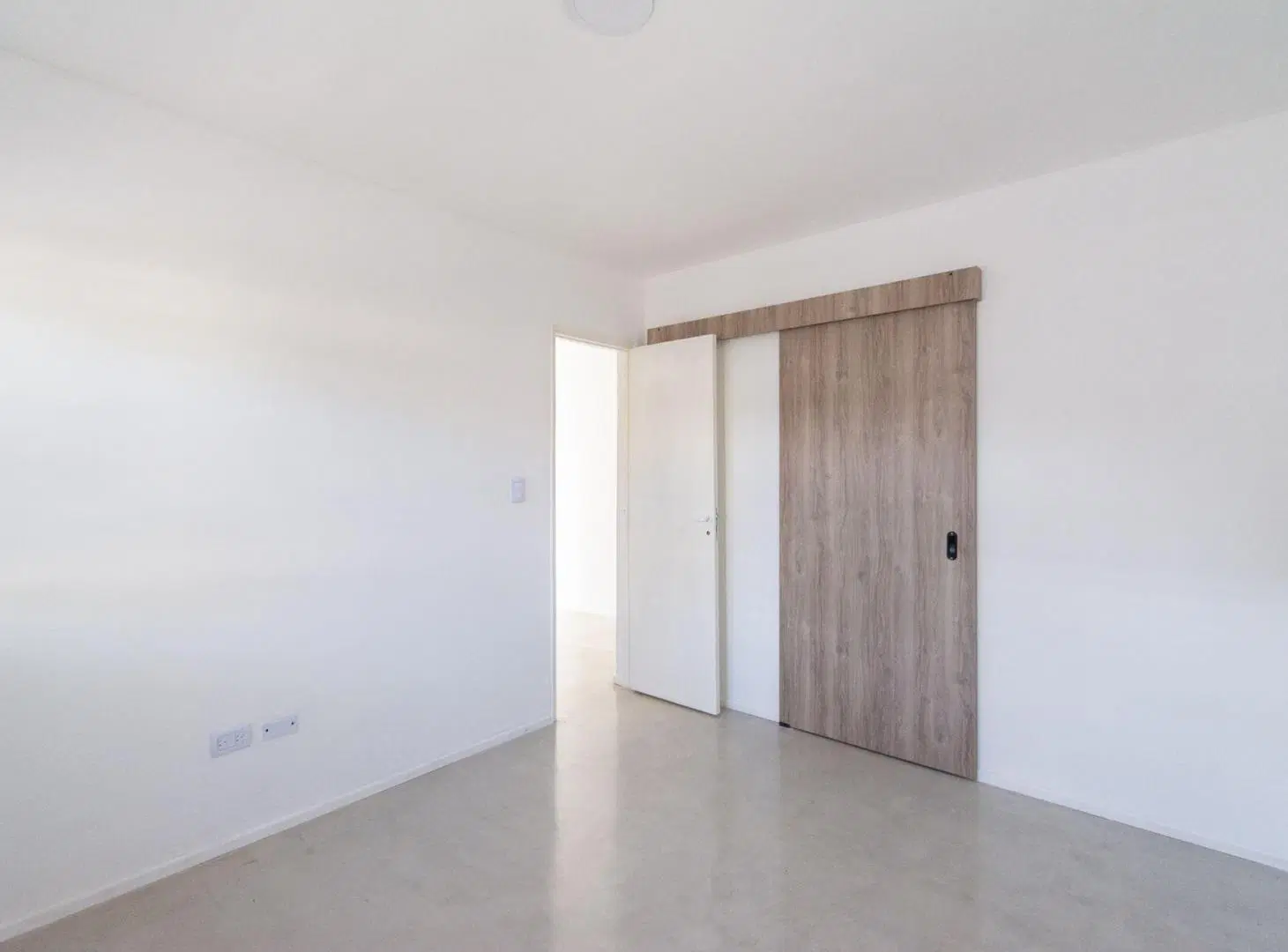 VENTA DPTO PH 2 AMB PATIO VESTIDOR ITUZAINGO CUOTA 3