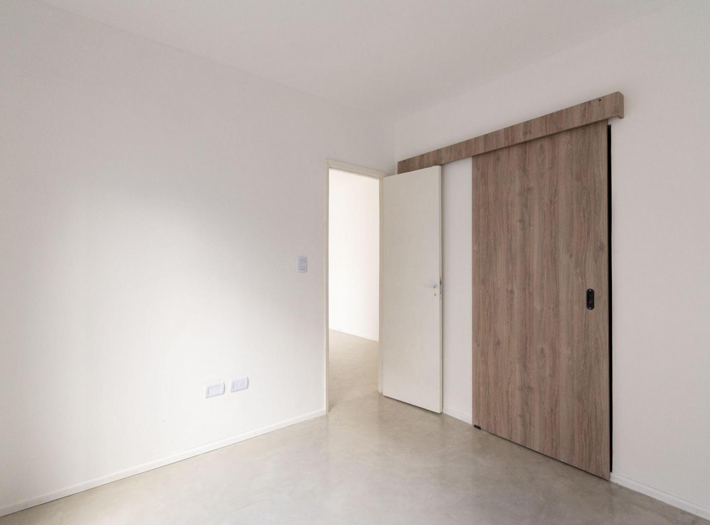 Foto de VENTA DPTO PH 2 AMB PATIO VESTIDOR ITUZAINGO CUOTA, imagen 5