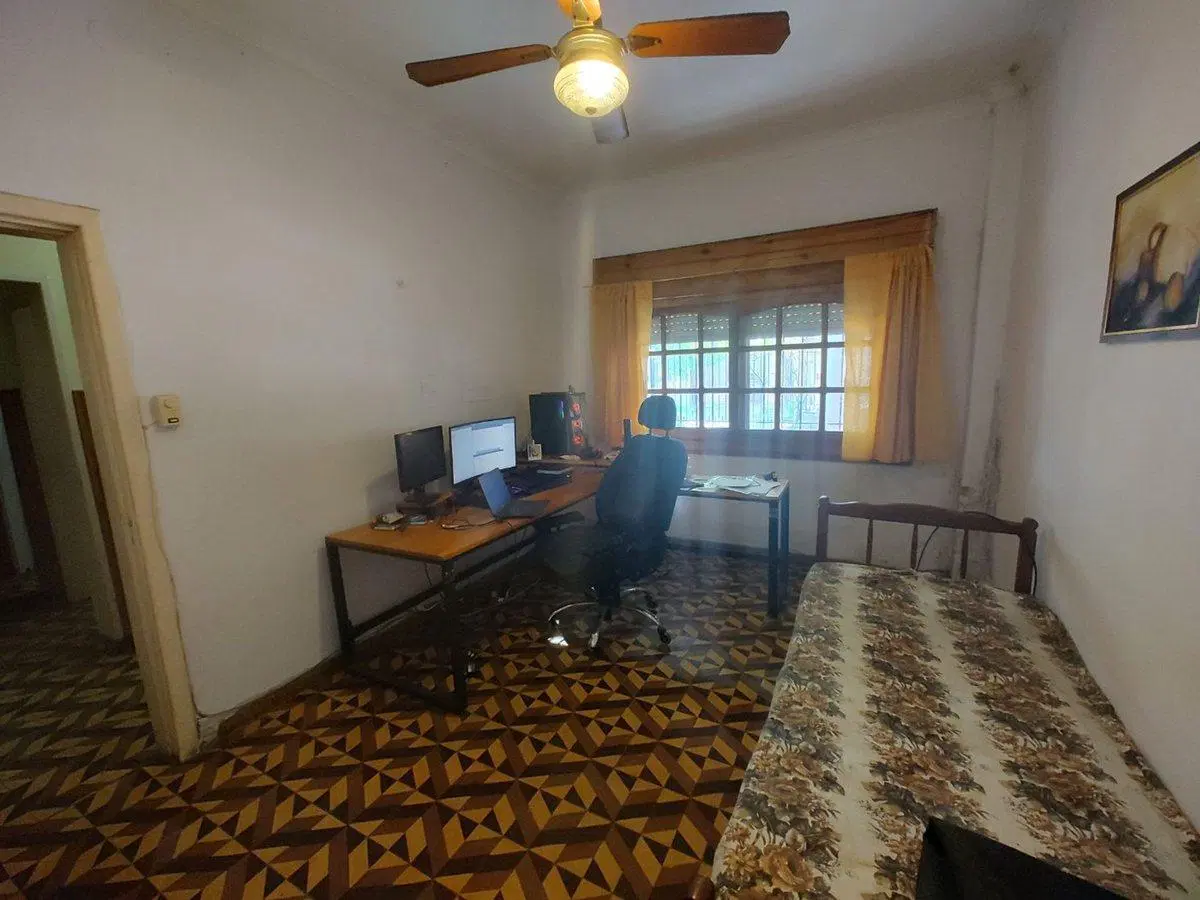 VENTA CASA 4 AMBIENTES, MORON, APTO CREDITO! 2