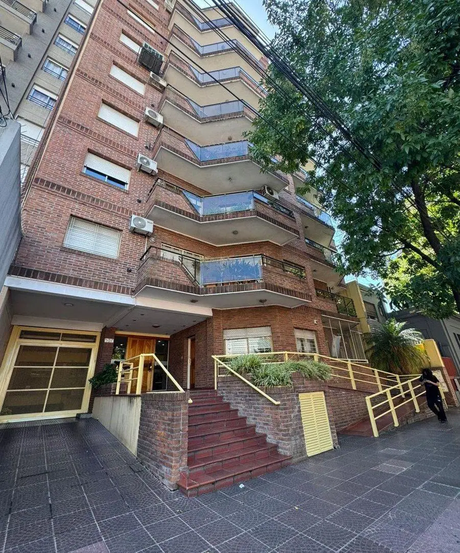 VENTA DEPARTAMENTO 3 AMBIENTES EN MORON C/COCHERA 4