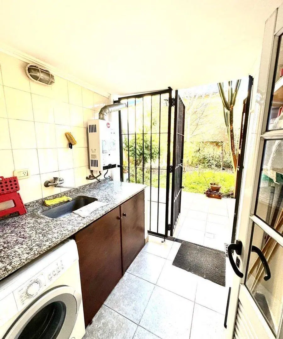 VENTA CASA 4 AMBIENTES EN CASTELAR 5