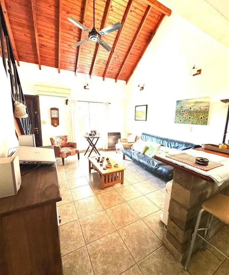 VENTA CASA 4 AMBIENTES EN CASTELAR 3
