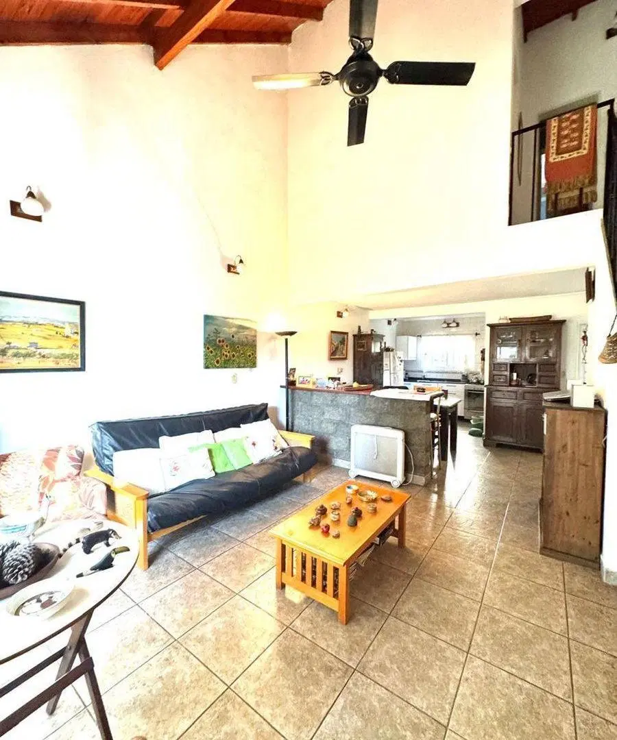 VENTA CASA 4 AMBIENTES EN CASTELAR 4