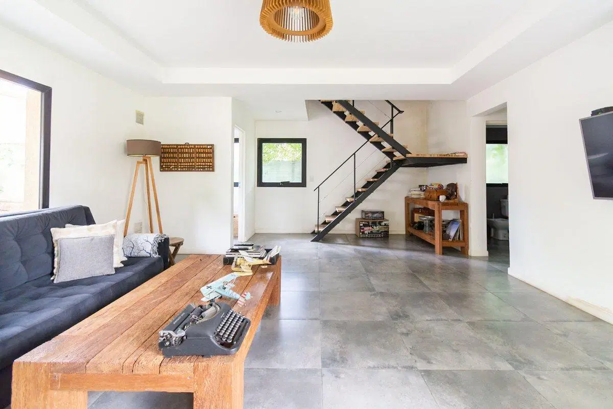 VENTA CASA 4 AMBIENTES COMPLEJO CERRADO P. LELOIR 8