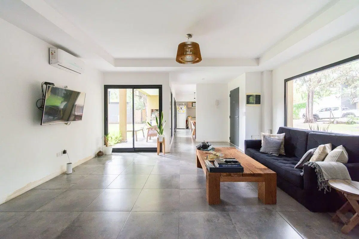 VENTA CASA 4 AMBIENTES COMPLEJO CERRADO P. LELOIR 5