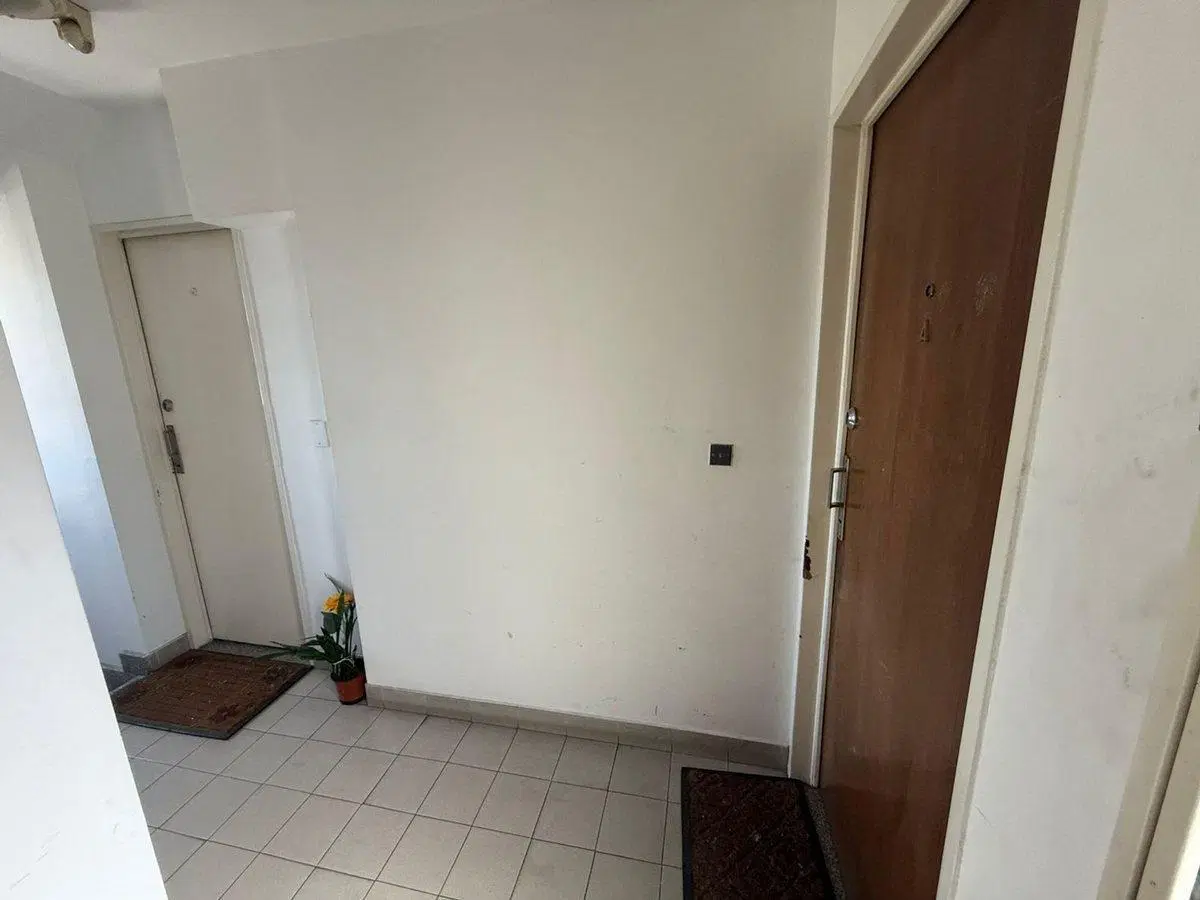 VENTA DEPARTAMENTO 6 AMBIENTES MORON CENTRO 5