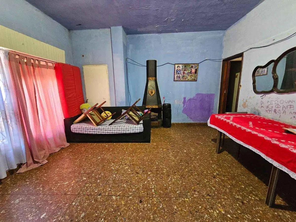 VENTA CASA 4 AMBIENTES CASTELAR NORTE AV SARMIENTO 2