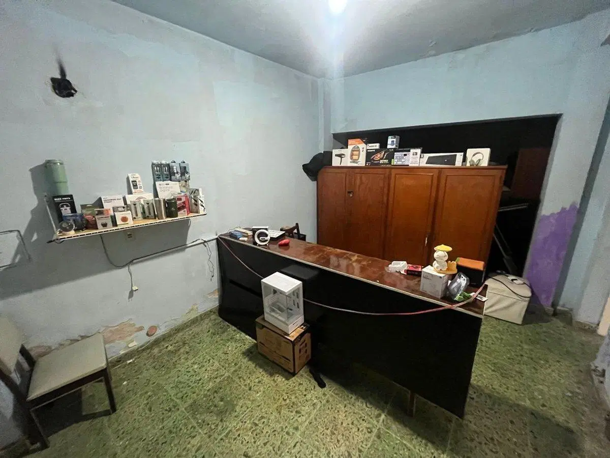 VENTA CASA 4 AMBIENTES CASTELAR NORTE AV SARMIENTO 4