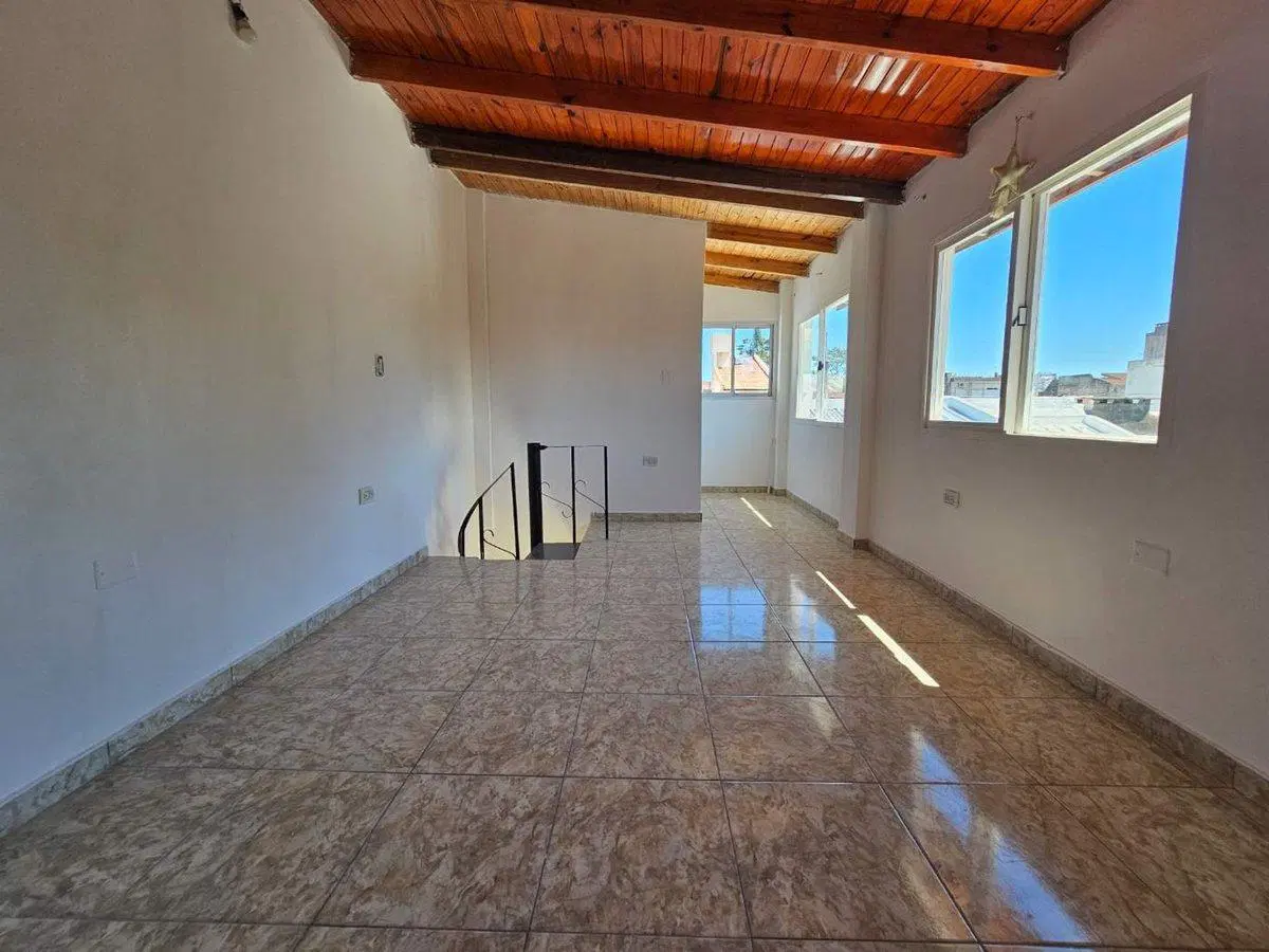 VENTA PH 4 AMBIENTES VILLA LUZURIAGA  CON PATIO 2