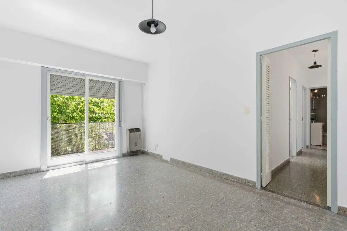DEPARTAMENTO VENTA CASTELAR NORTE 3 AMBIENTES 3