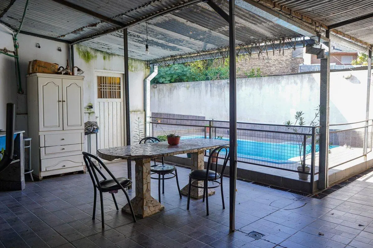 VENTA LOCALES  DEPARTAMENTOS EN GREGORIO LAFERRERE 2