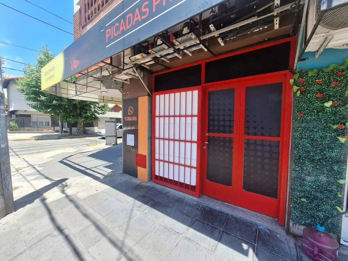 VENDE LOCAL COMERCIAL RAMOS MEJIA 4