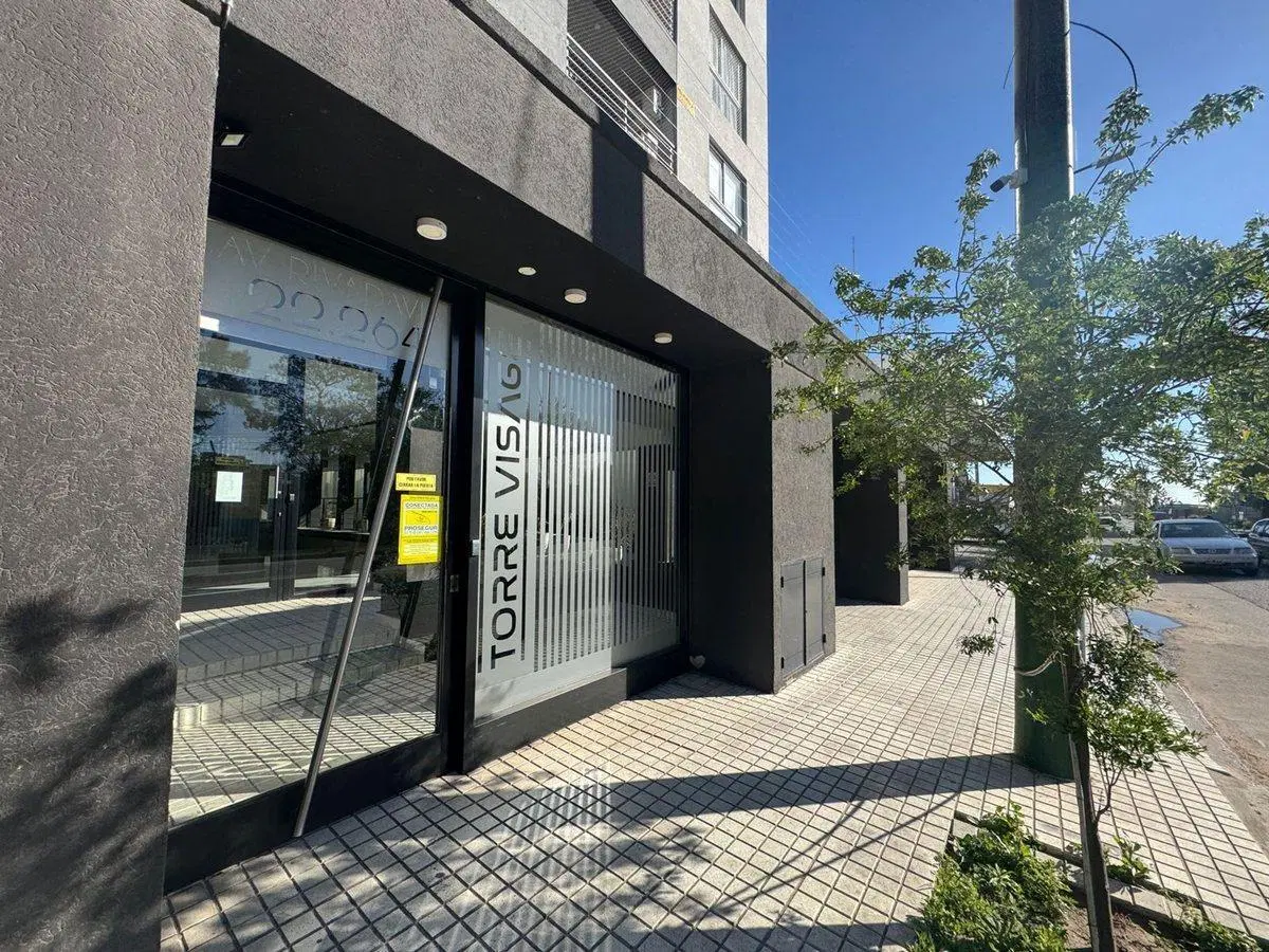 VENTA DEPARTAMENTO MONOAMBIENTE ITUZAINGO COCHERA 2