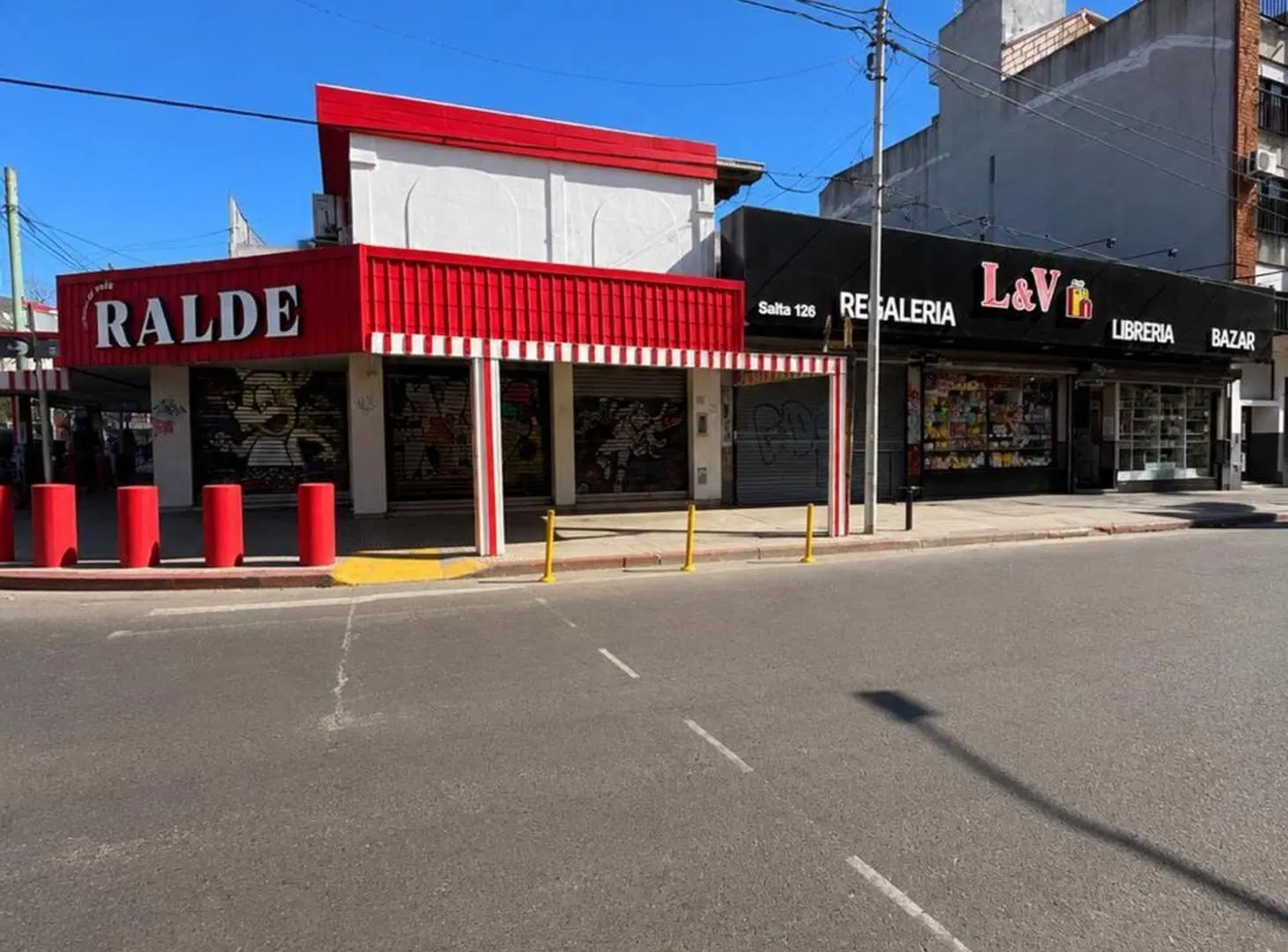 VENTA LOCAL MORON 832 MTS ESQUINA ESTRATEGICA 2