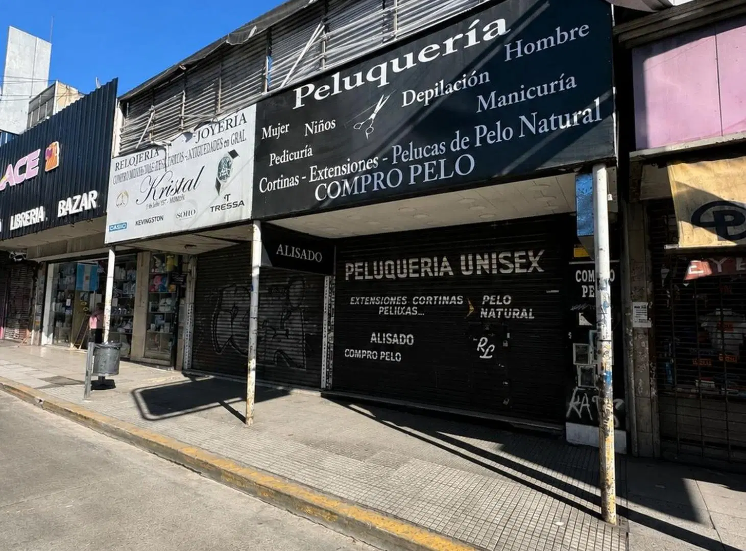VENTA LOCAL MORON CENTRO EXCELENTE UBICACION 3