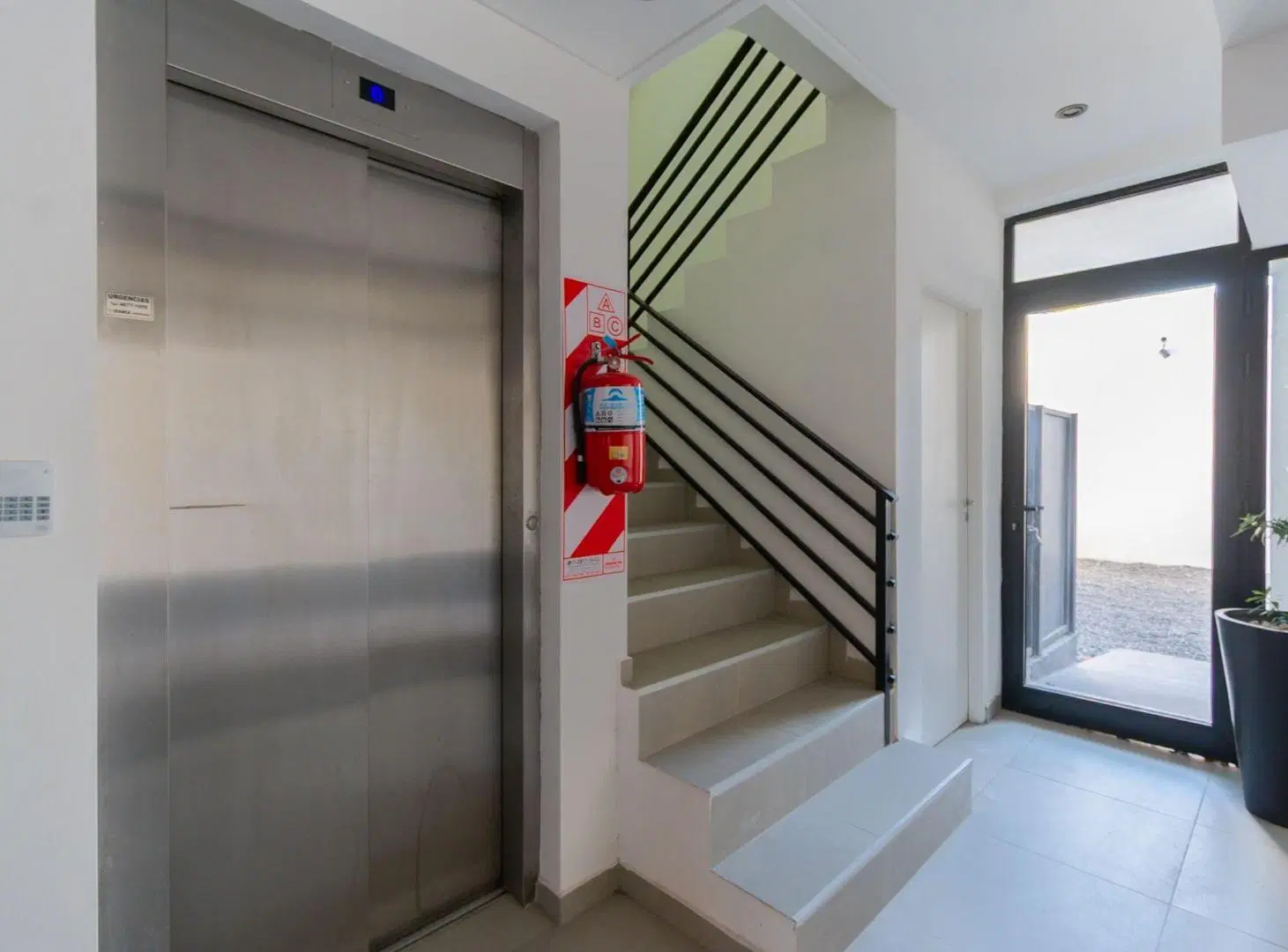 DEPARTAMENTO VENTA MORON MONOAMBIENTE A ESTRENAR 3