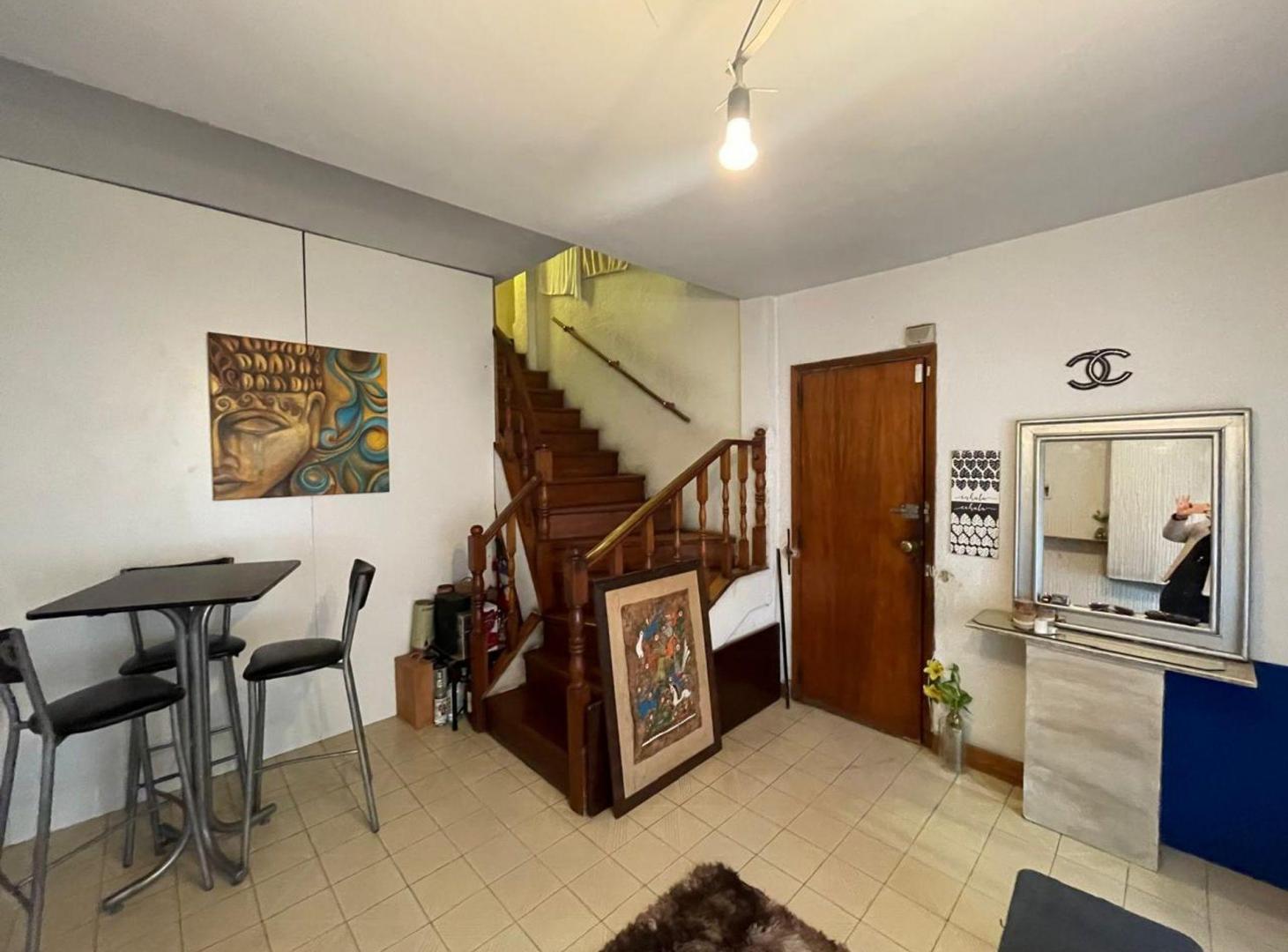 VENTA CASA 5 AMBIENTES EN CASTELAR NORTE