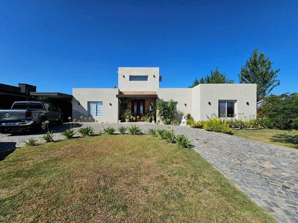 VENTA CASA 4 AMB A LA LAGUNA SAN SEBASTIAN AREA 10 2