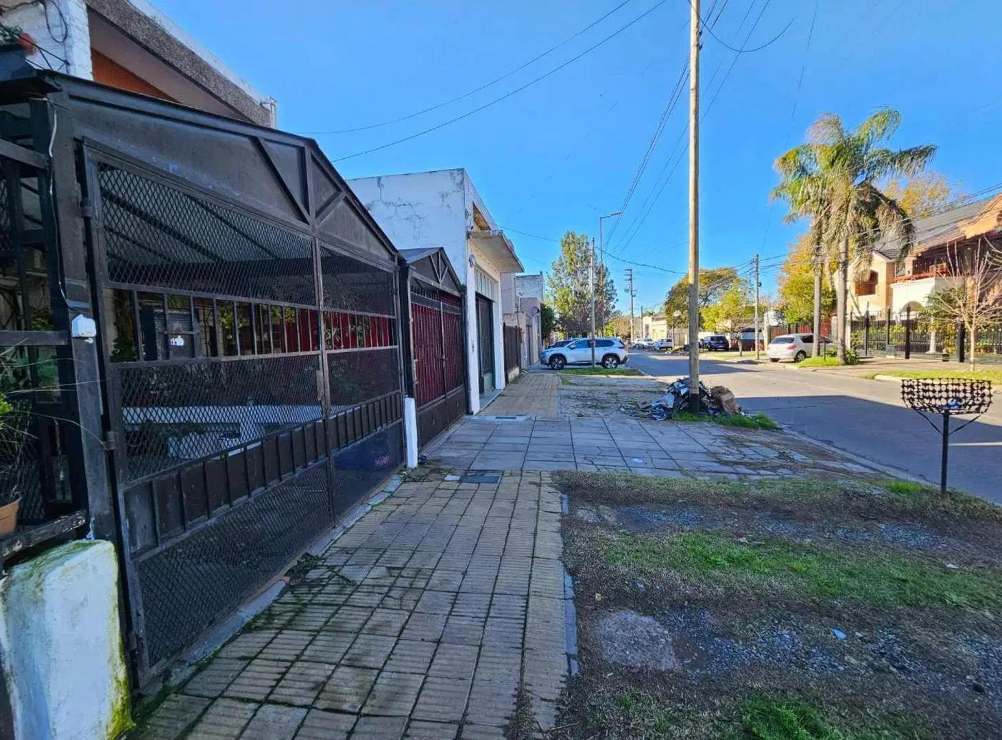 VENTA CASA DUPLEX 3 AMBIENTES CON COCHERA CASTELAR 4