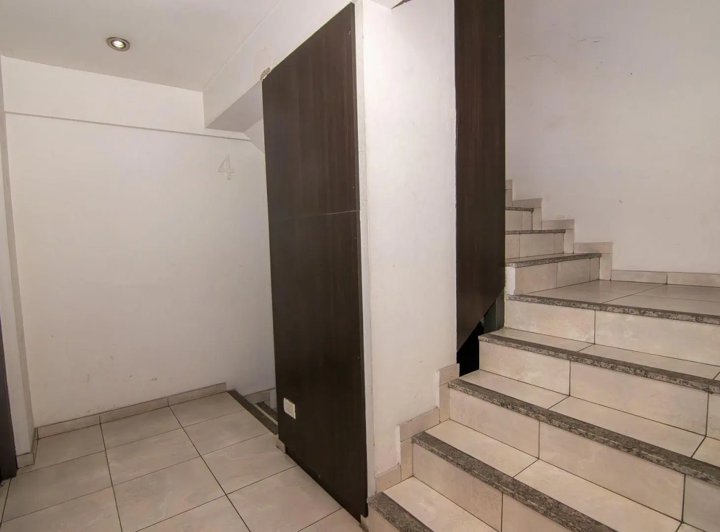 VENTA DEPARTAMENTO 2 AMBIENTES MORON 3