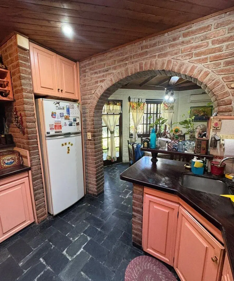 VENTA CASA 5 AMBIENTES HAEDO NORTE 3