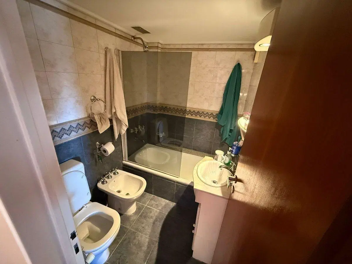 VENTA DEPARTAMENTO 4 AMBIENTES EN MORON CENTRO 5