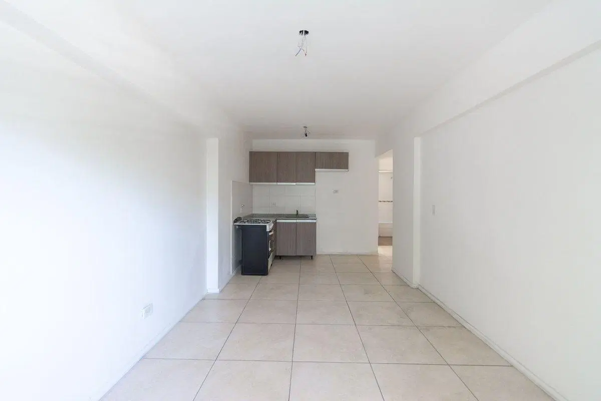 VENTA DEPARTAMENTO 2 AMBIENTES. FLORES CON BALCÓN 2