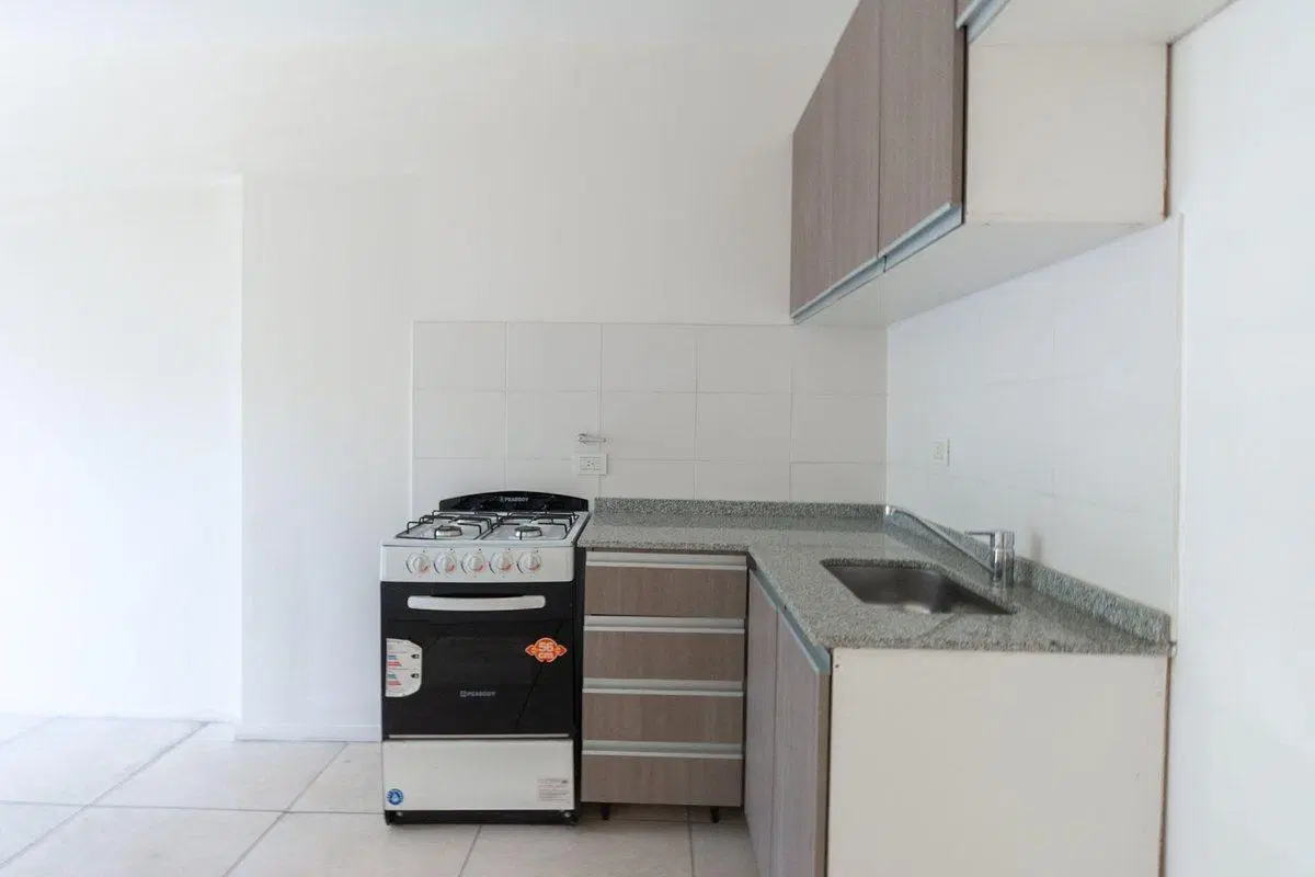 VENTA DEPARTAMENTO 2 AMBIENTES. FLORES CON BALCÓN 4
