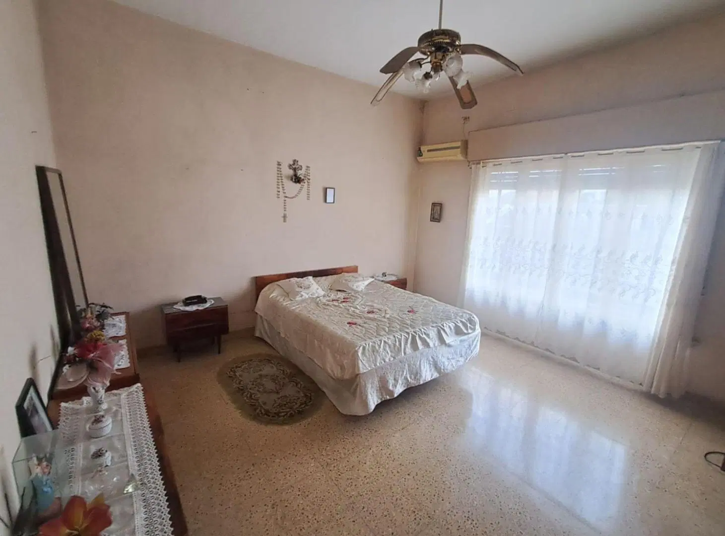 VENDE CASA MULTIFAMILIAR ISIDRO CASANOVA 4