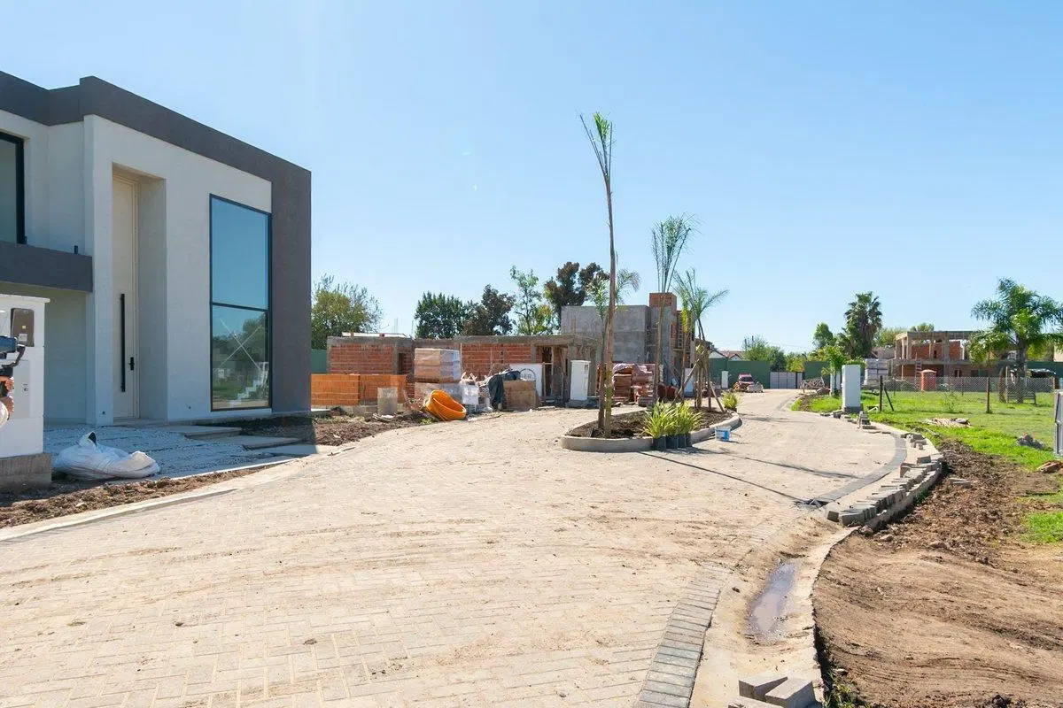 LOTE VENTA ITUZAINGO BARRIO CERRADO FINANCIA 372M2 3