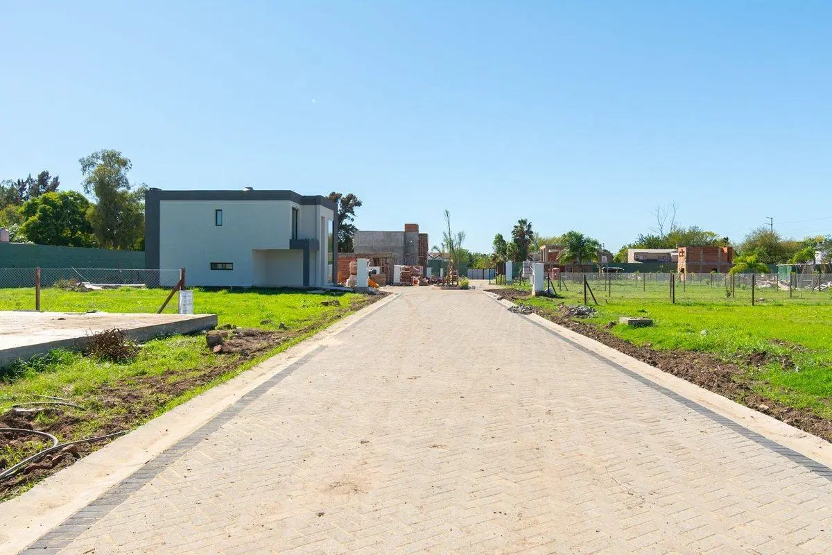 LOTE VENTA ITUZAINGO BARRIO CERRADO FINANCIA 372M2 5