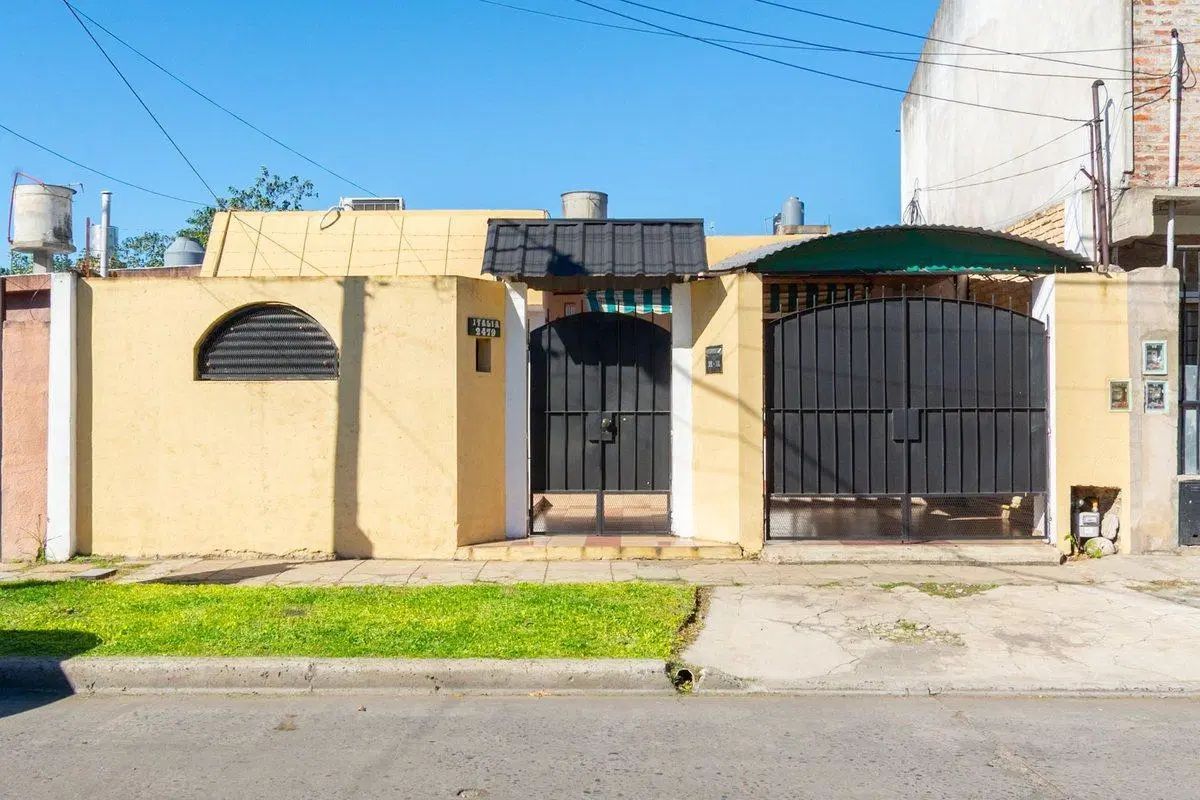 VENTA CASA CUATRO AMBIENTES CASTELAR QUINCHO 5