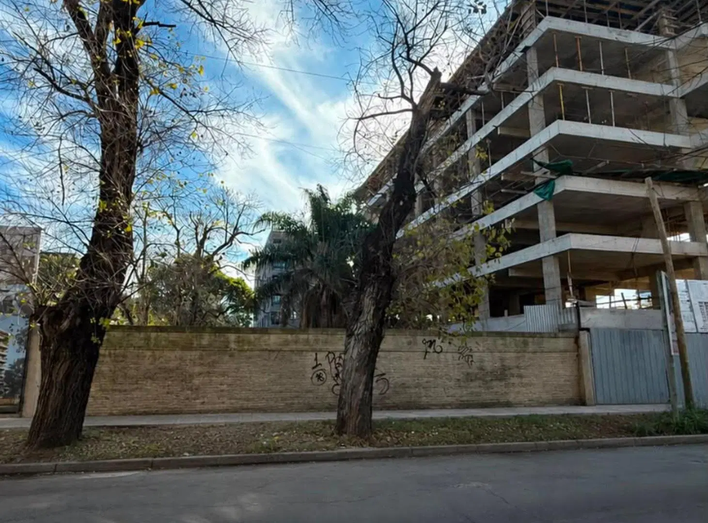 VENTA DE LOTE EN EL CENTRO DE ITUZAINGO 3