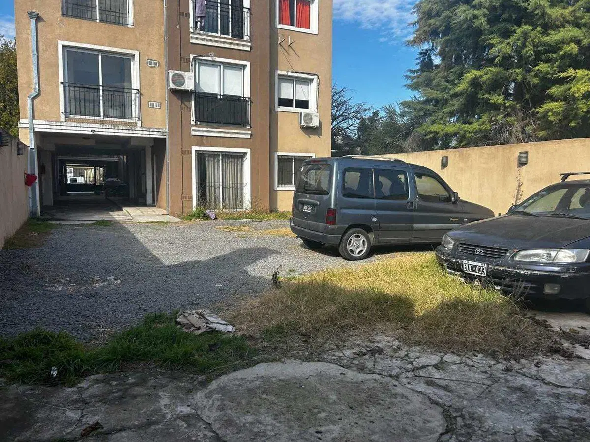 Venta Cochera descubierta en Morón 4