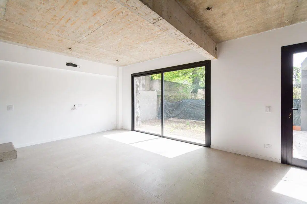 VENTA CASA TRES AMBIENTES PARQUE LELOIR A ESTRENAR 3