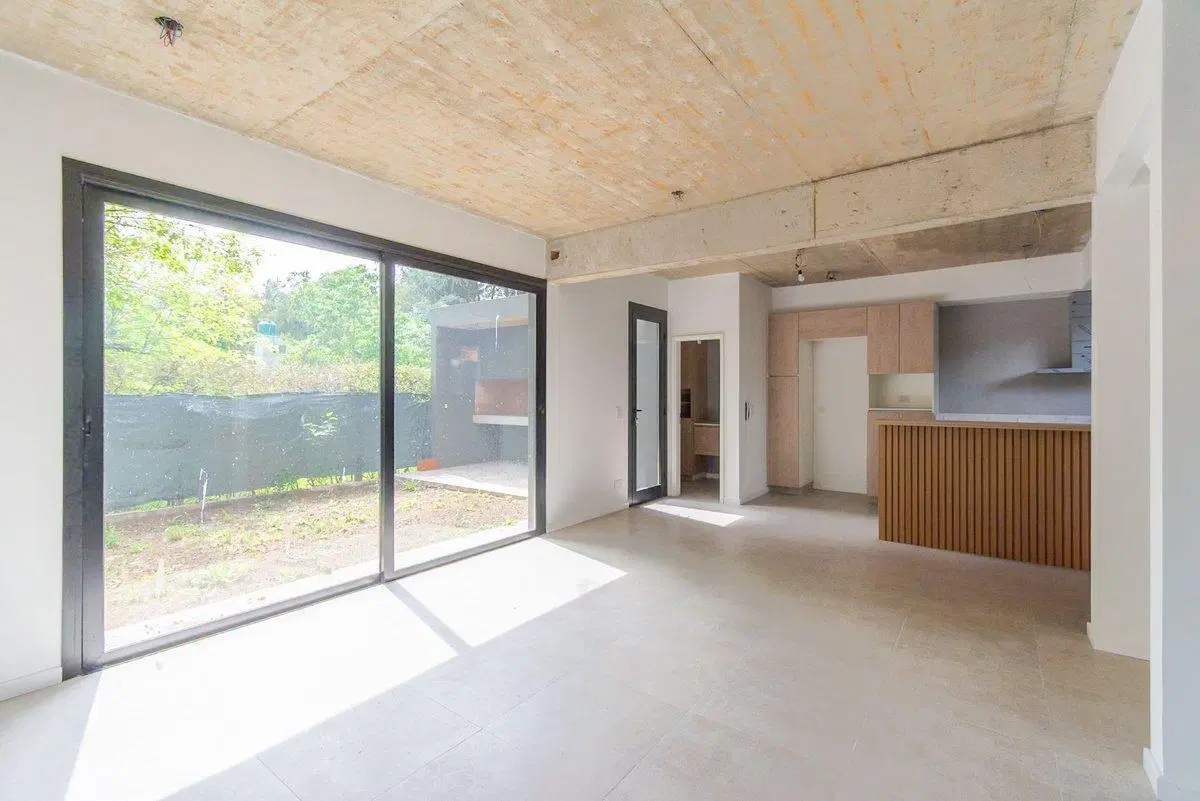 VENTA CASA TRES AMBIENTES PARQUE LELOIR A ESTRENAR 8