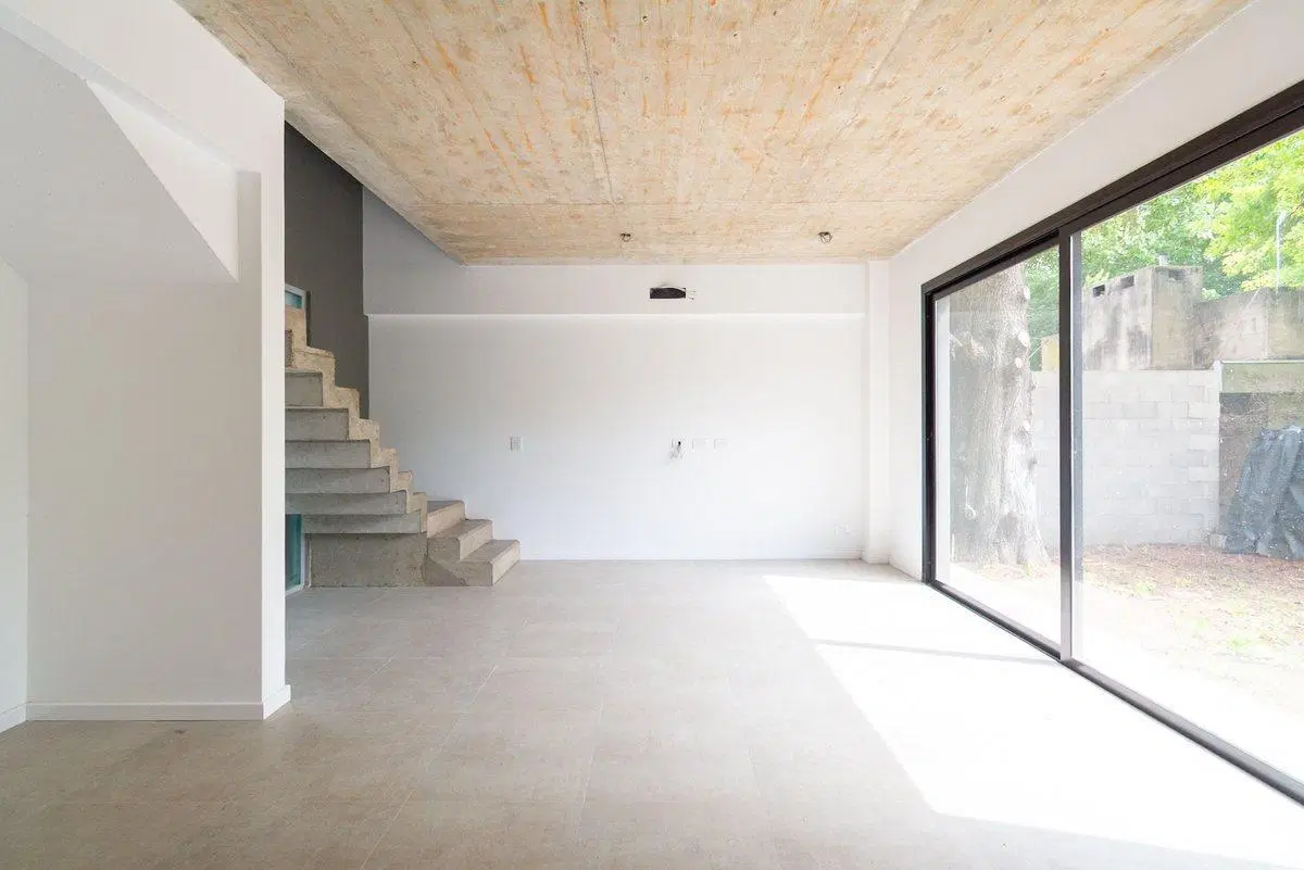 VENTA CASA TRES AMBIENTES PARQUE LELOIR A ESTRENAR 4