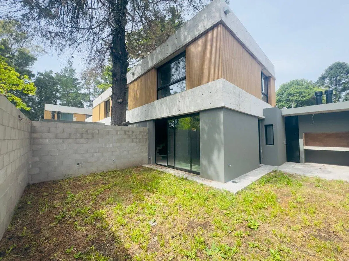 CASA VENTA TRES AMBIENTES PARQUE LELOIR COCHERA 3