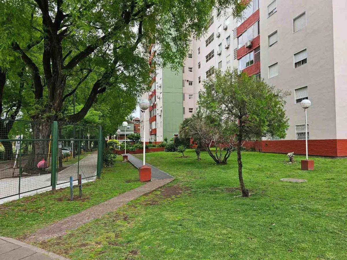 VENTA DPTO 4 AMBIENTES PATIO COCHERA M CORONADO 3